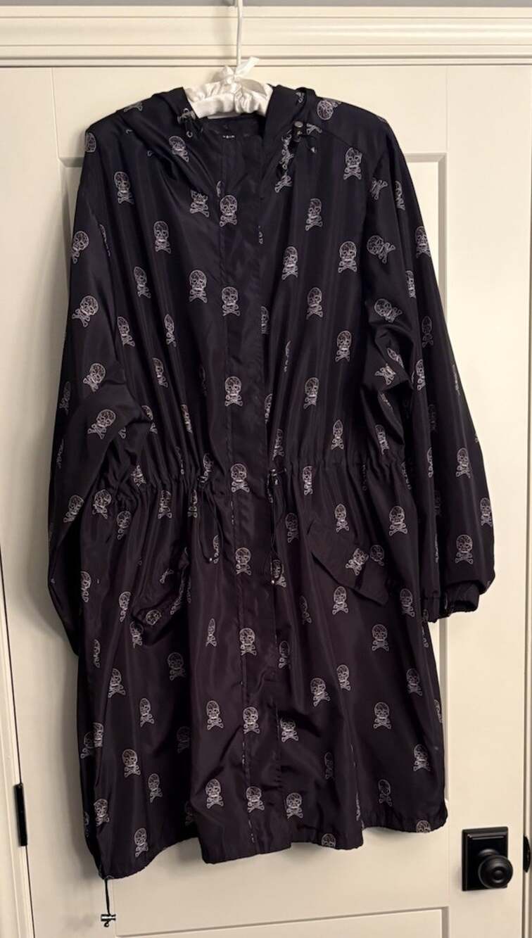Torrid Sz 4 Black Hooded Skull/Bones/Animal Print Jacket